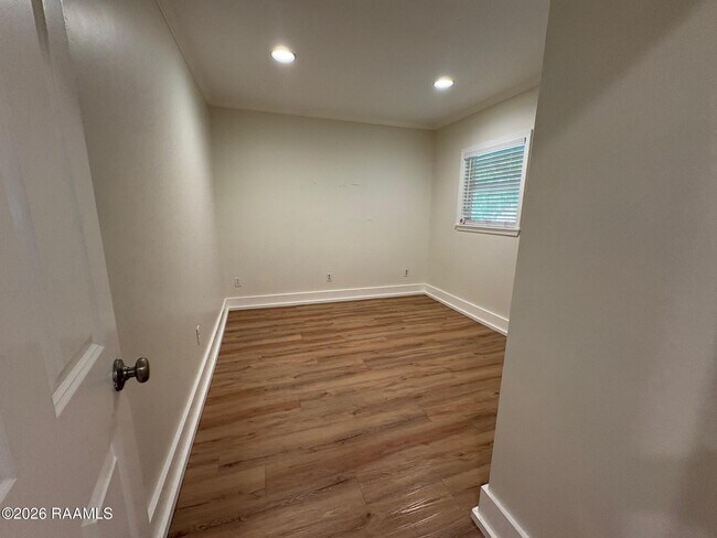 Building Photo - 524 Cedar Crest Ct