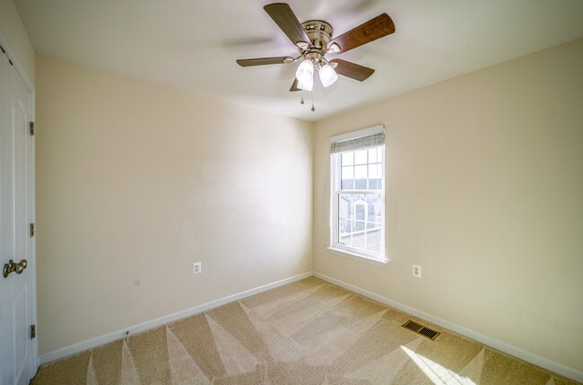 Building Photo - "Spacious 3-Bed, 2-Bath Condo Retreat in A...