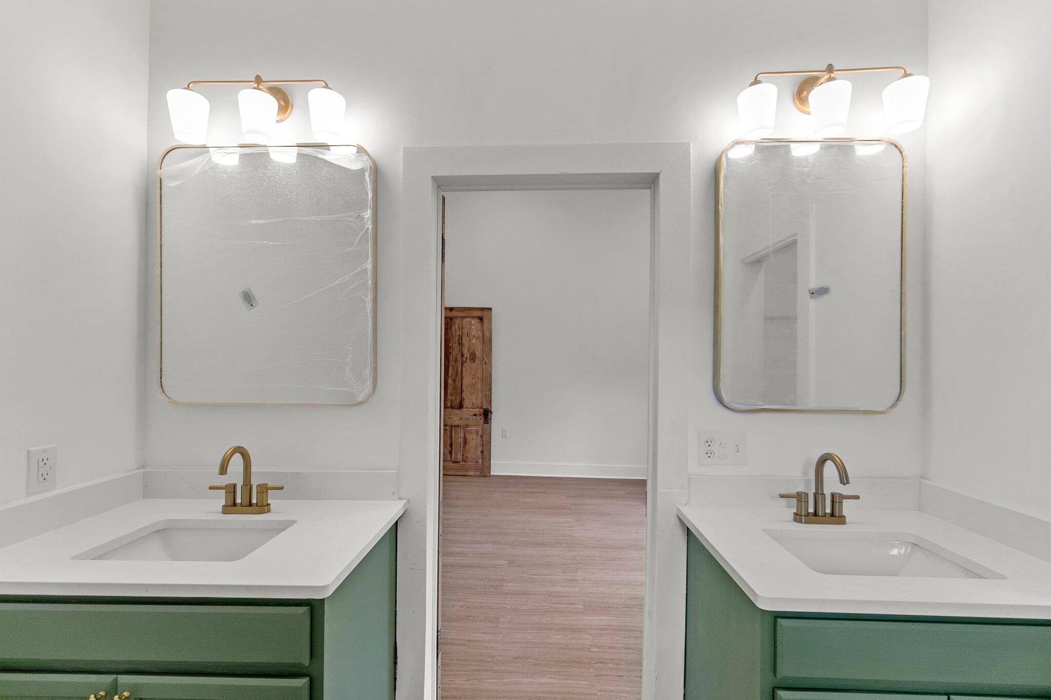 Building Photo - 142 S Broad St