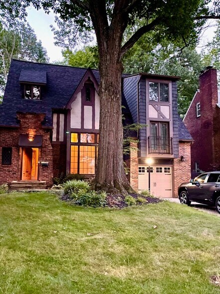 Building Photo - 2571 Ashurst Rd