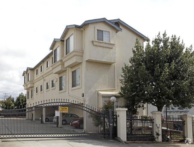 Building Photo - 2030 Miramonte Ave