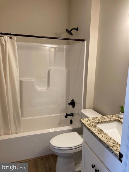 Building Photo - 376 E Main St