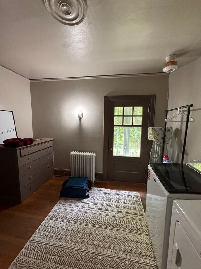 Building Photo - Beautiful Historical Home Fully Furnished In Downtown Juneau!