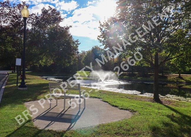 Building Photo - Shelby Twp 2 bedroom, 2 bath condo for lease.