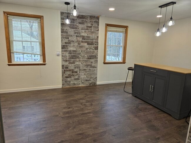 Building Photo - 177 Morse St