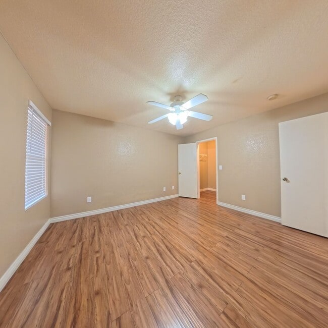 Building Photo - 8101 W Flamingo Rd