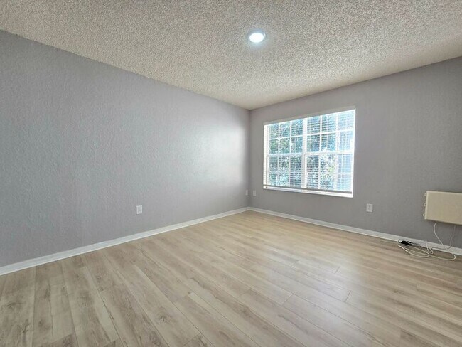 Building Photo - 4240 Summer Landing Dr