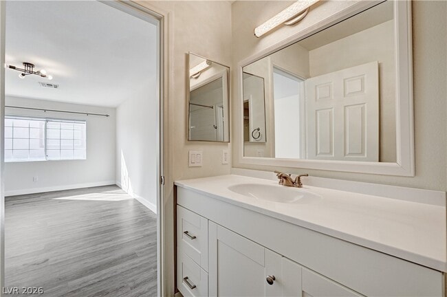 Building Photo - 1602 Coyote Run Dr