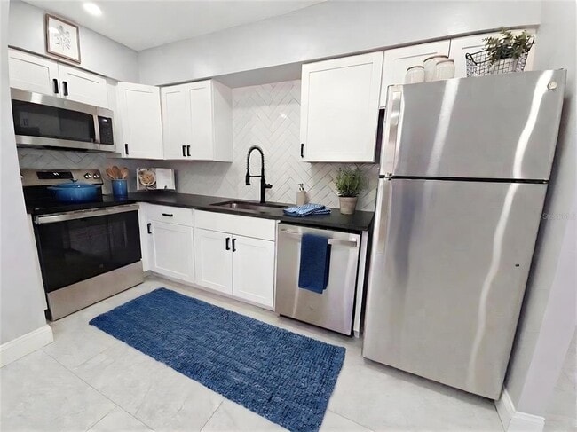 Building Photo - 2941 Shore Dr