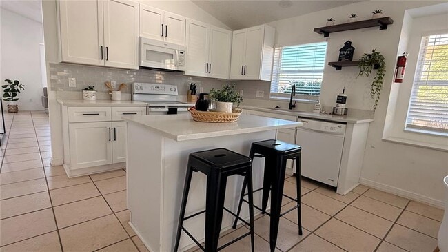 Building Photo - 605 Rochester Loop