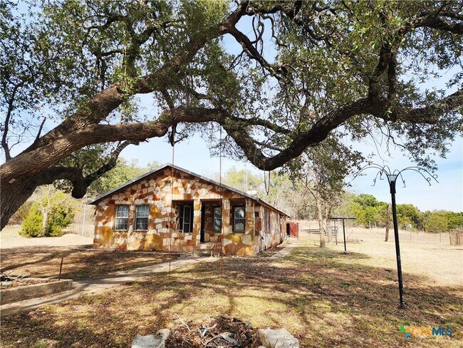 Building Photo - 14942 Cedar Valley Rd