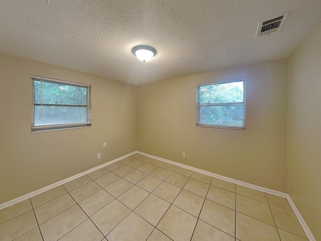 Building Photo - 6150 George Wood Ln W