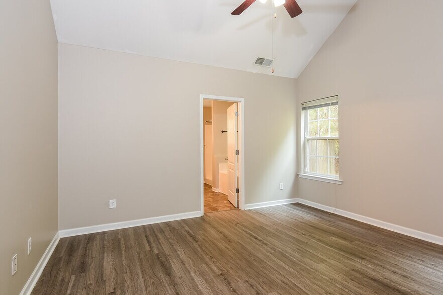 Building Photo - 62 Beaver Pointe