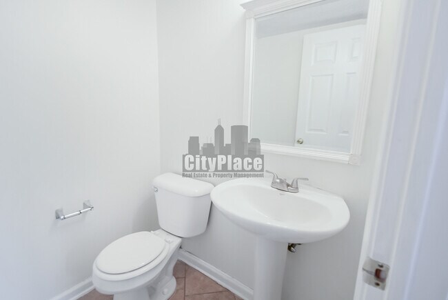 Building Photo - 1394 Fall Ridge Dr