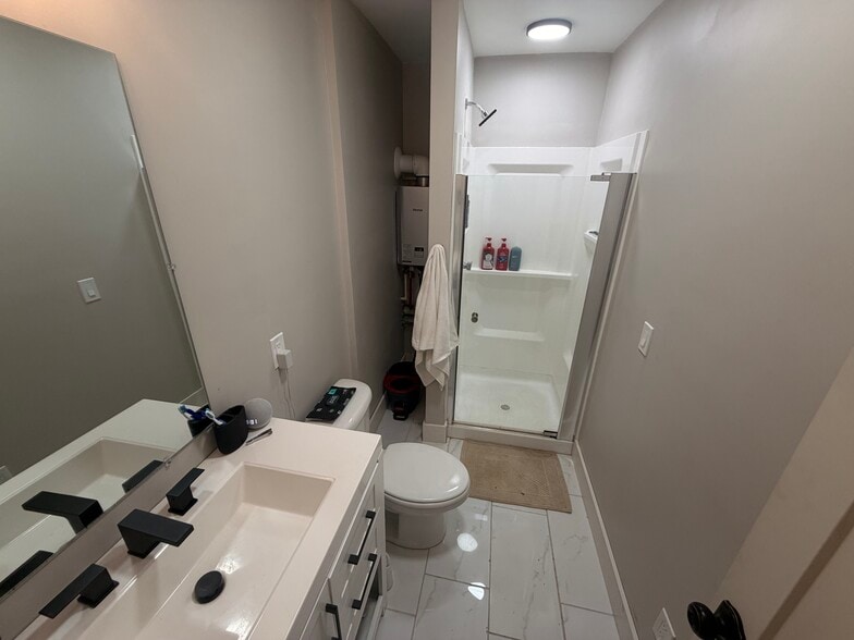 Building Photo - 321 Village Dr