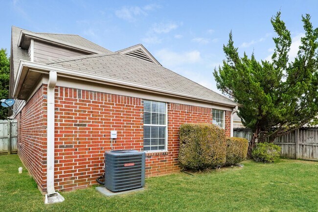 Building Photo - 10097 Cross Ridge Rd