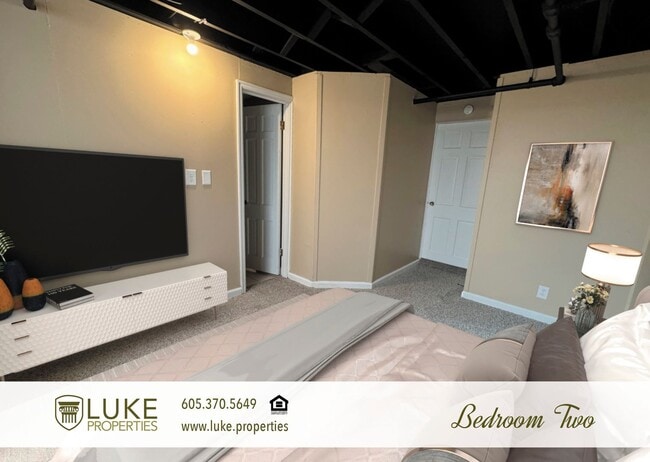 Building Photo - 904 S 2nd Ave