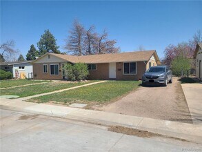 Building Photo - 1312-1314 Castlerock Drive