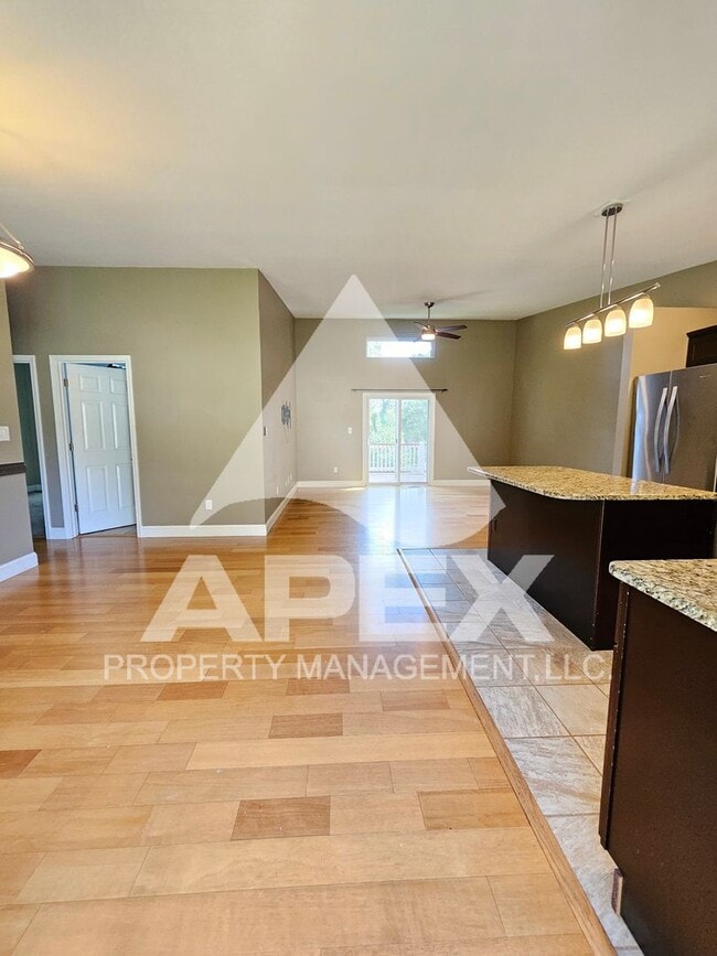 Building Photo - Contemporary Ranch Style 3Bd – 2Ba Single ...