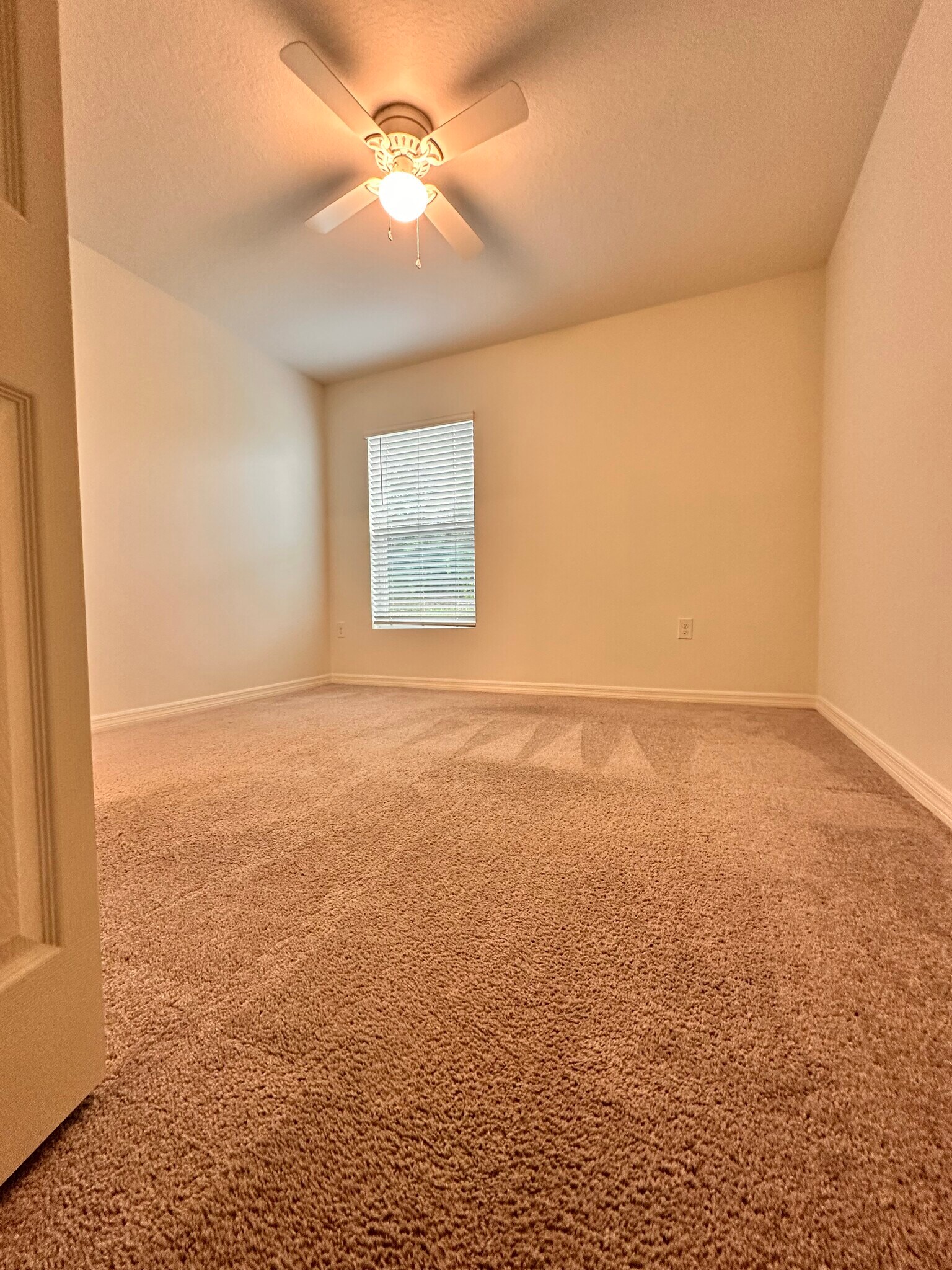 Building Photo - 108 Maple Dr