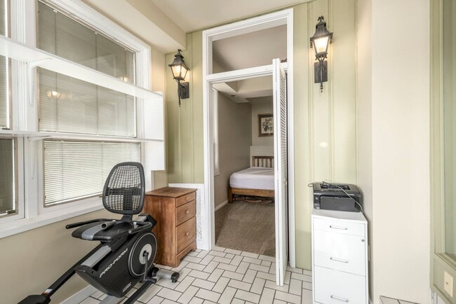 Building Photo - Gorgeous  Home In The Marmalade District O...