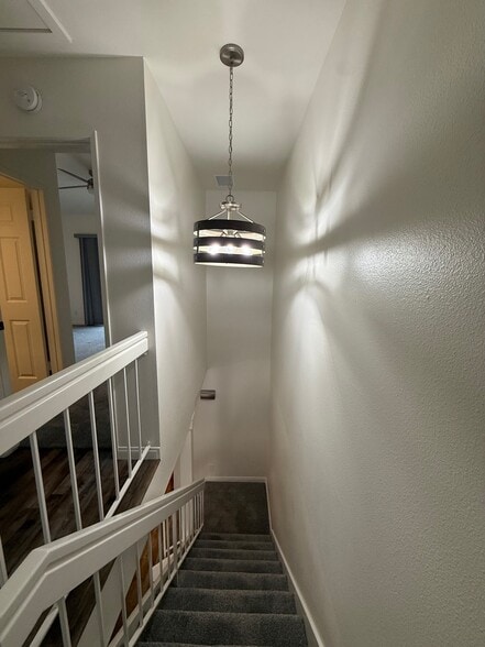 Building Photo - 6917 Pear Tree Dr