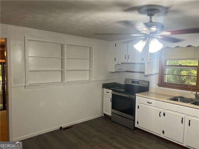 Building Photo - 3743 Jiles Rd