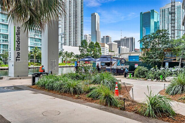 Building Photo - 690 SW 1st Ct