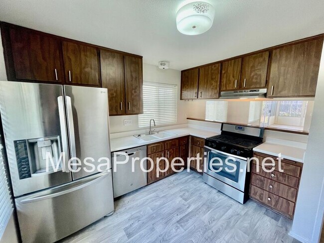 Building Photo - 1158 Bluegrass Pl