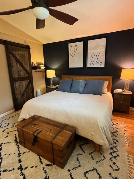 Building Photo - 102 W Canyon View Dr