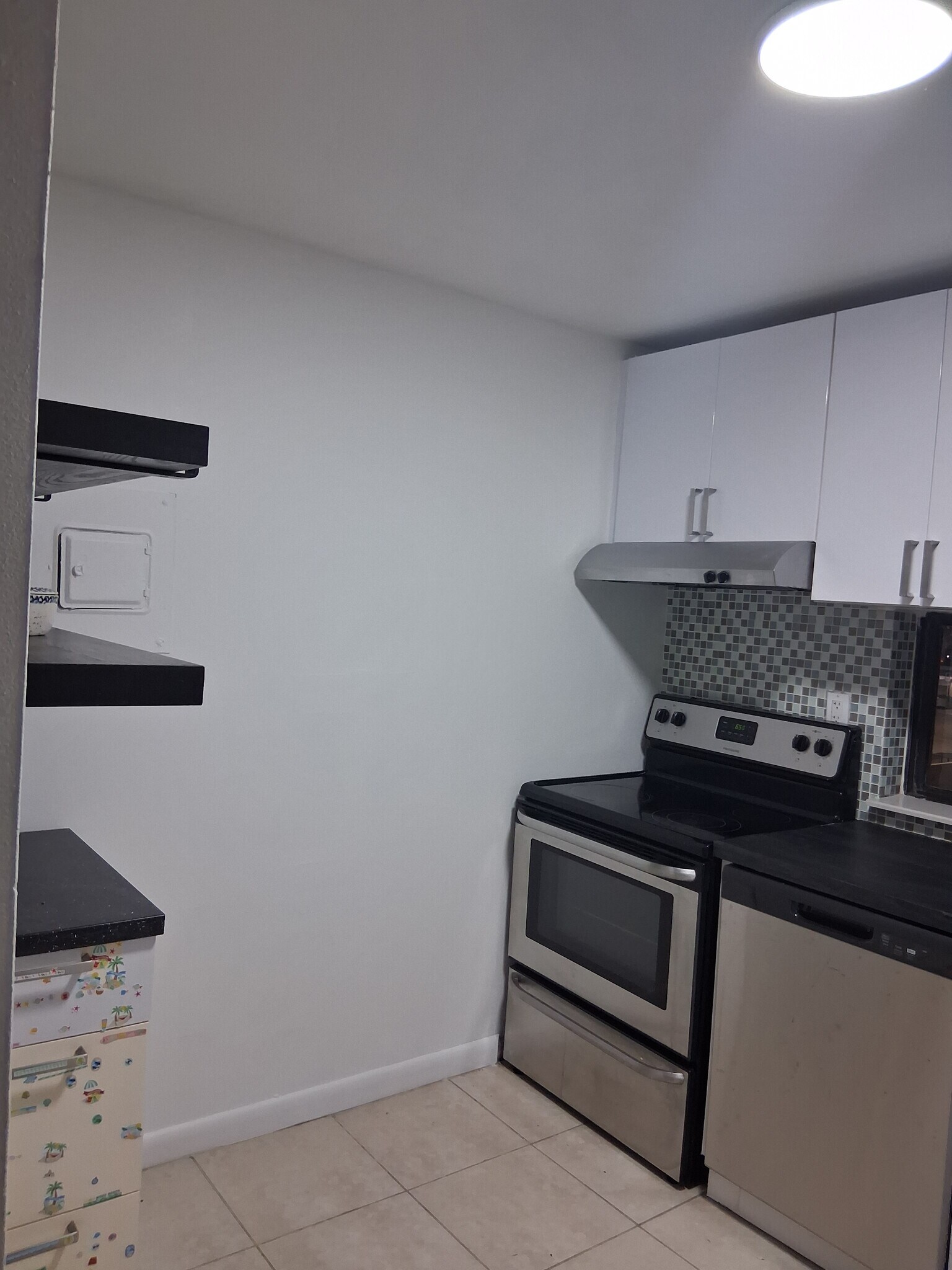 Building Photo - 17021 N Bay Rd