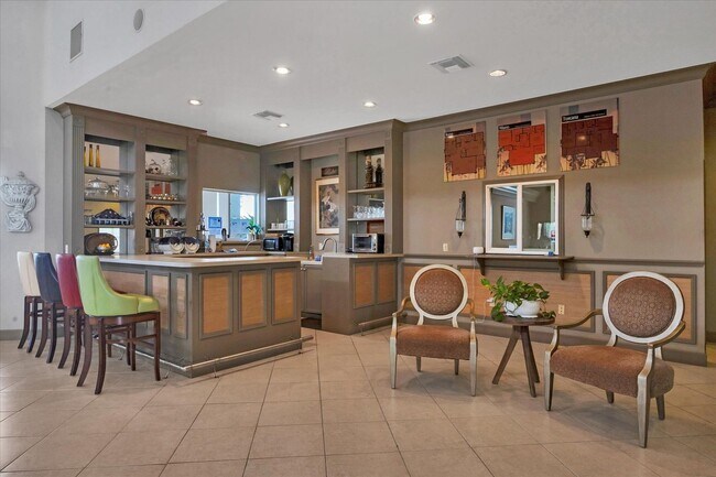 Building Photo - 1015 Villagio Cir