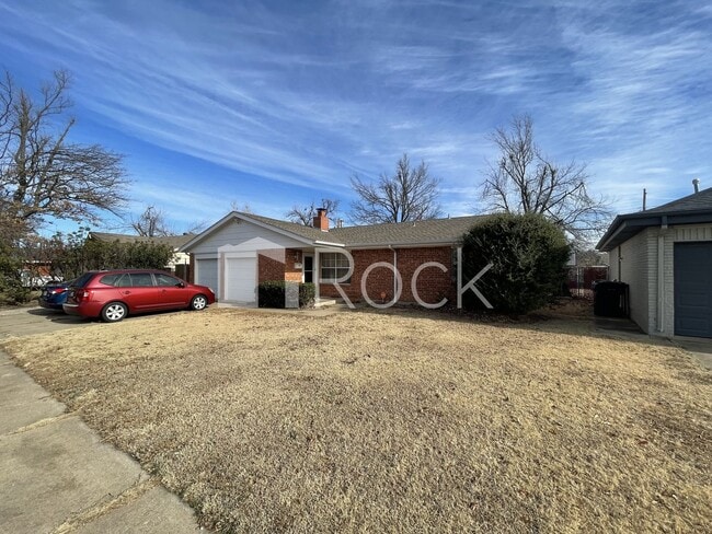 Building Photo - 3 bedroom/2 bathroom home in Moore Schools