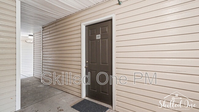 Building Photo - 1380 Heritage Pointe Dr