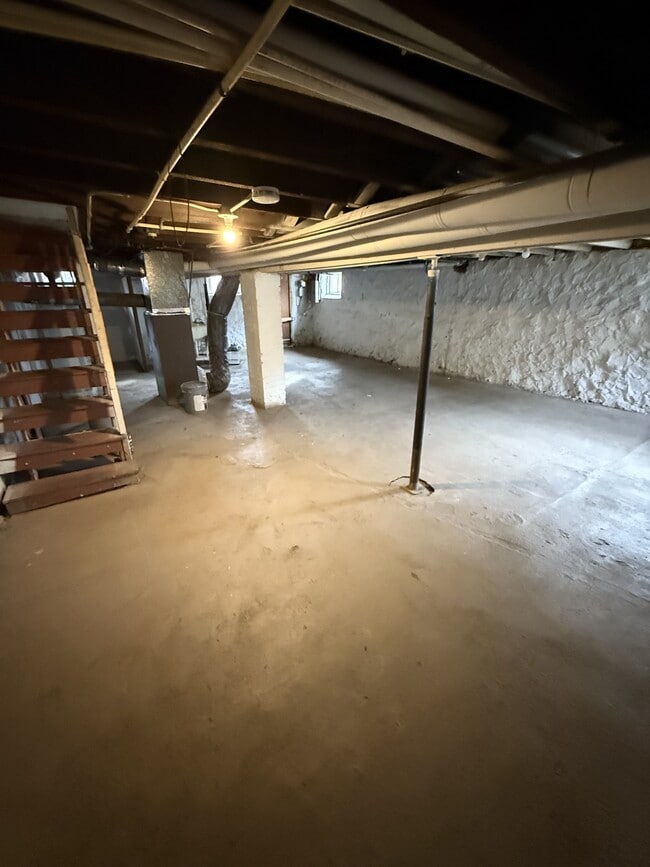 Building Photo - 501 Lyndhurst St