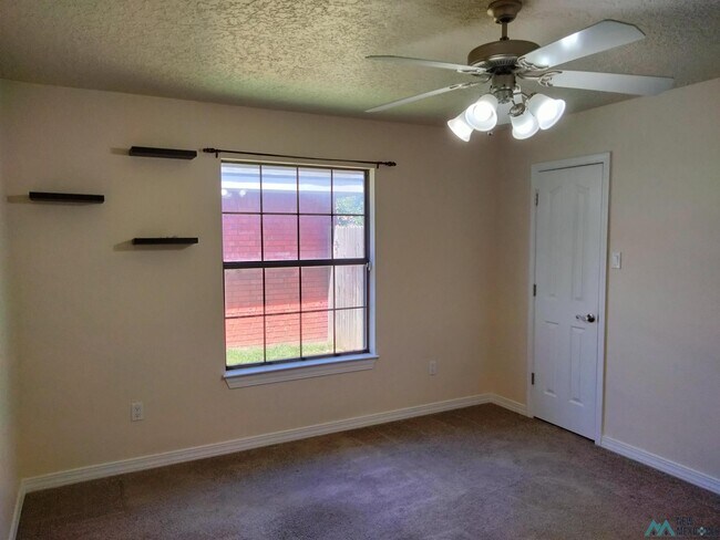 Building Photo - 2620 Fred Daugherty Dr