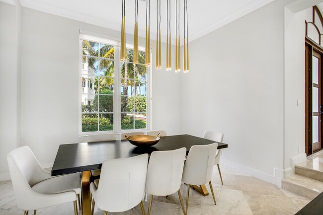 Building Photo - 2635 S Ocean Blvd