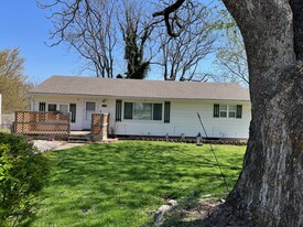 Building Photo - 14801 Fuller Ave