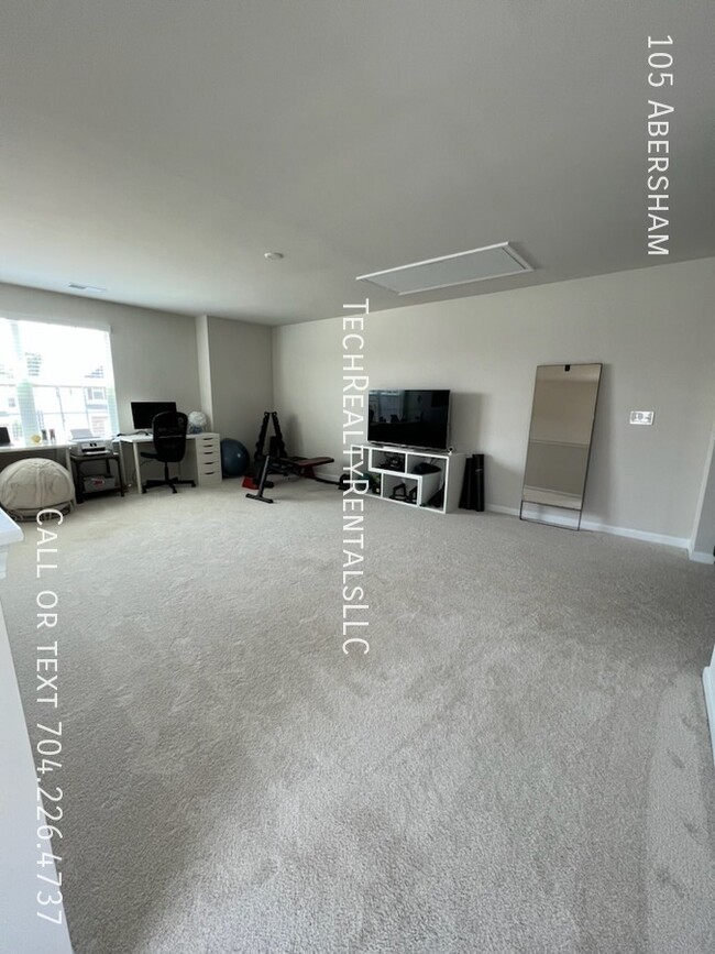 Building Photo - 105 Abersham-