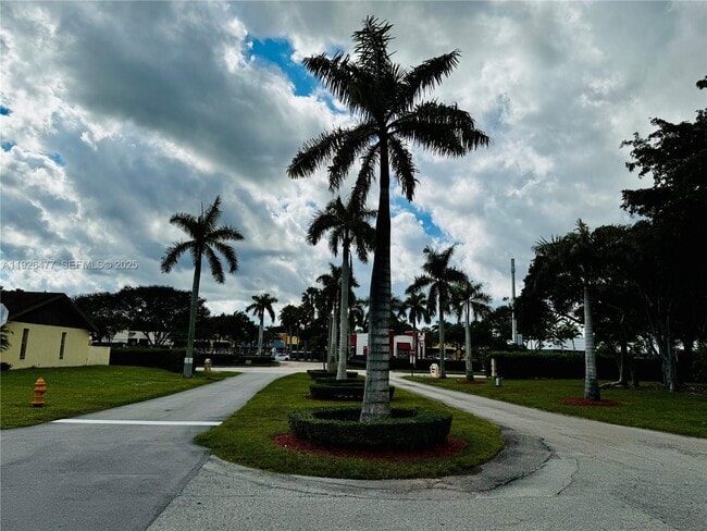 Building Photo - 12365 SW 119th Terrace