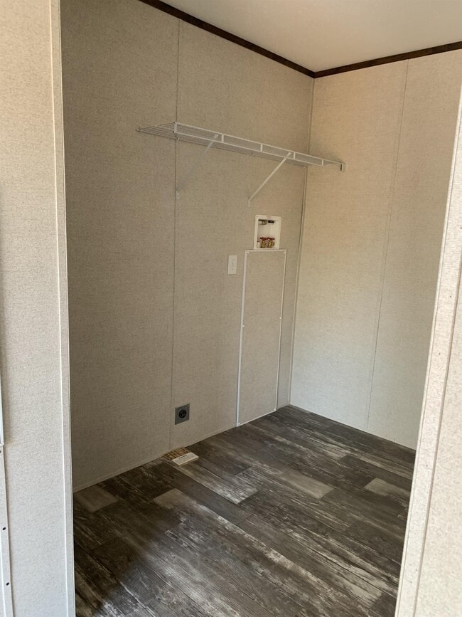 Building Photo - 104 Bristol St