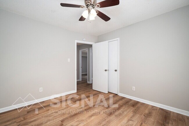 Building Photo - 3037 Apple Valley Ln