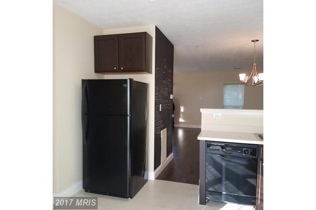 Building Photo - Charming 3-Bedroom Townhome in Glen Burnie...