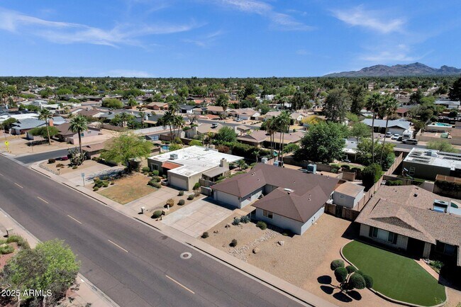Building Photo - 4913 E Acoma Dr