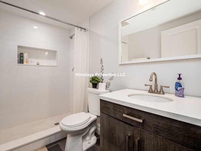 Building Photo - 2 Buckley Ave