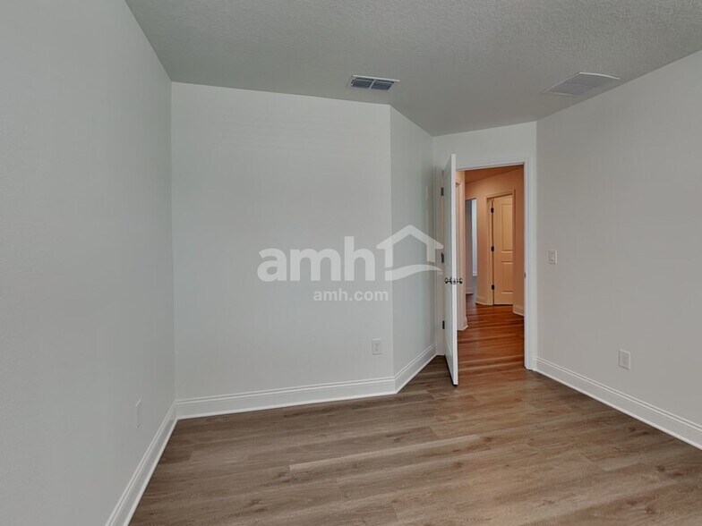 Building Photo - 16393 Aubergine Aly