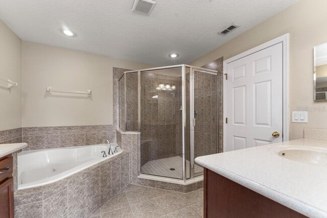 Building Photo - 868 Stonechase Ln
