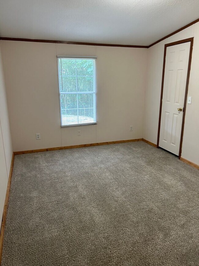 Building Photo - 112 Tyner Dr