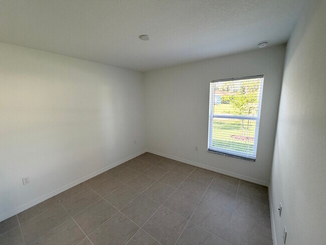 Building Photo - 2 Whee Pl