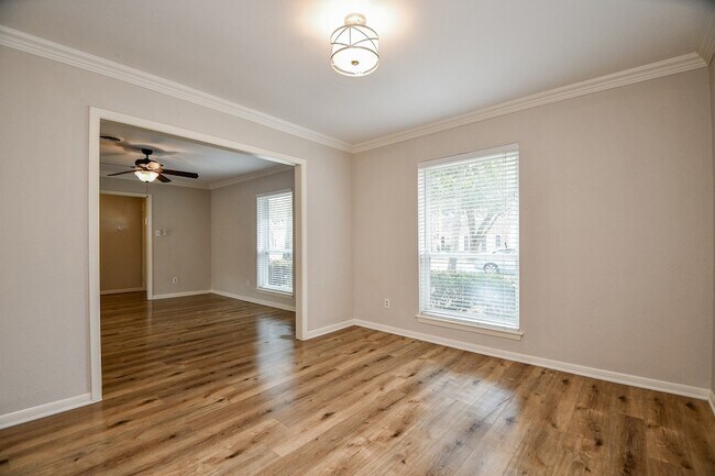 Building Photo - 10706 Inwood Dr